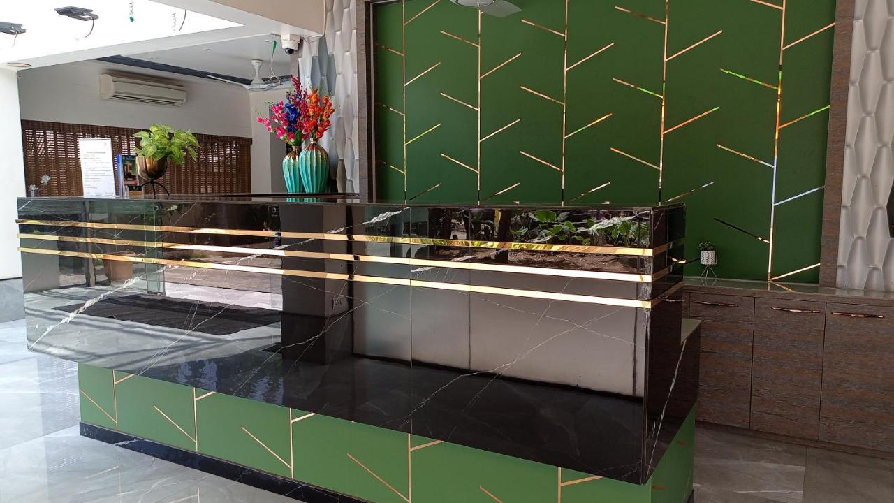 Hotel Sai Miracle Sirdi Kültér fotó