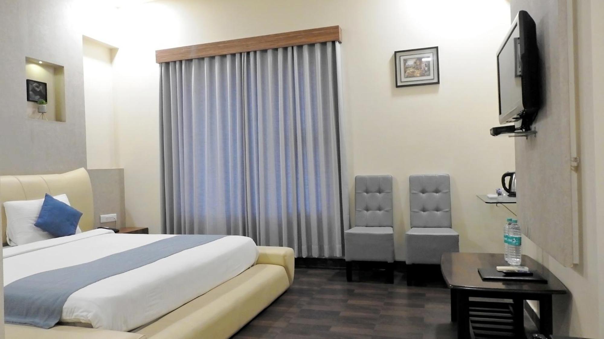 Hotel Sai Miracle Sirdi Kültér fotó