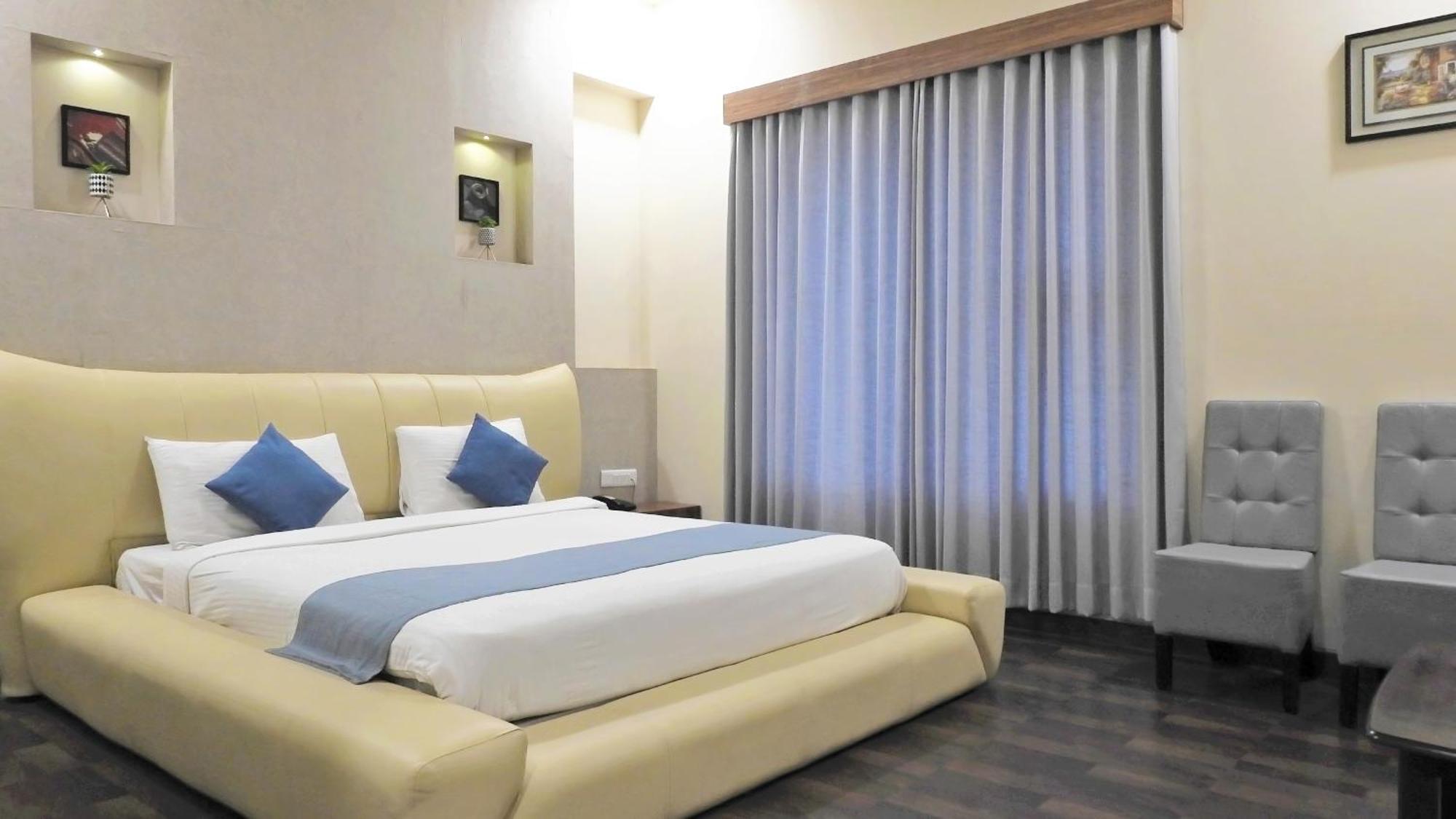 Hotel Sai Miracle Sirdi Kültér fotó