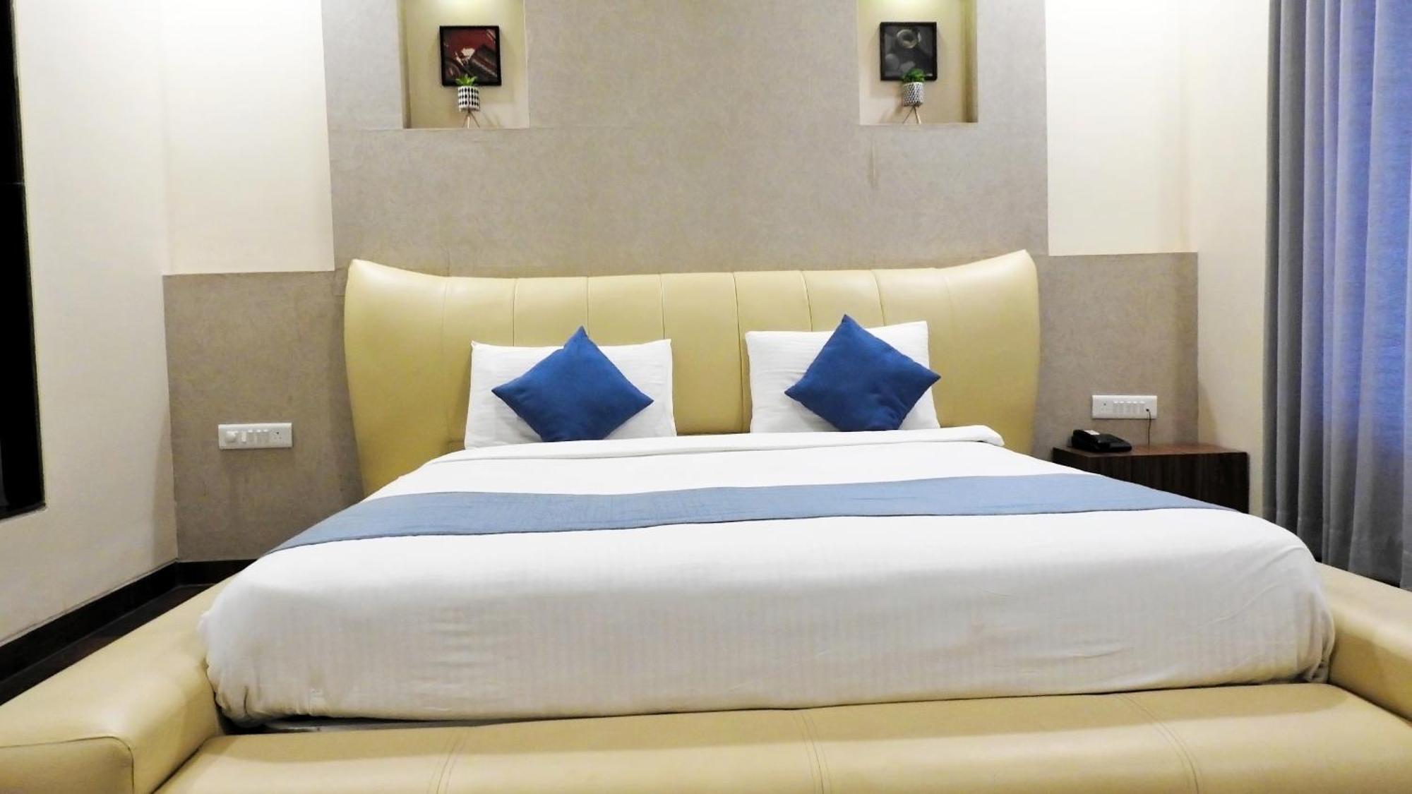 Hotel Sai Miracle Sirdi Kültér fotó