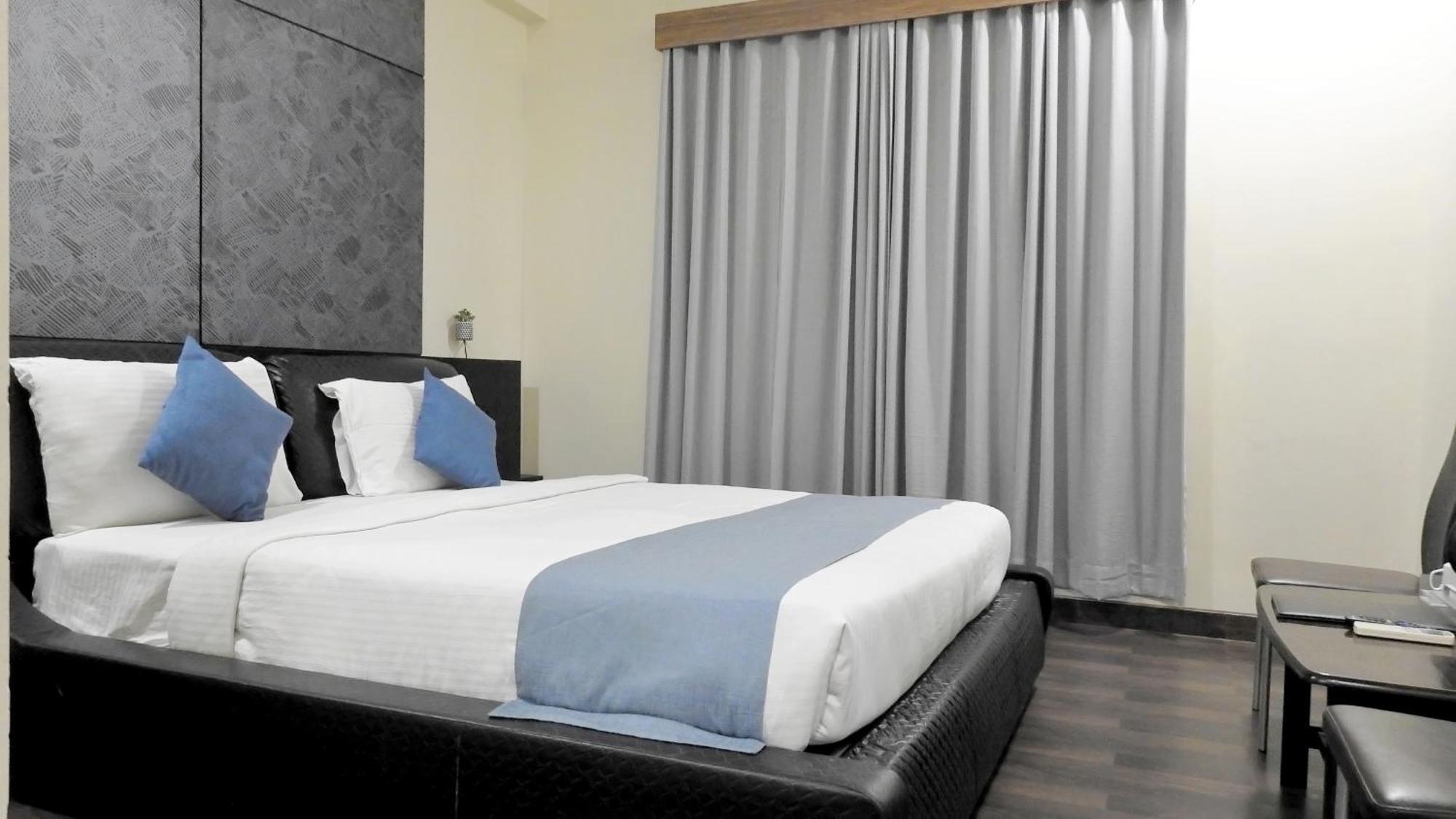 Hotel Sai Miracle Sirdi Kültér fotó
