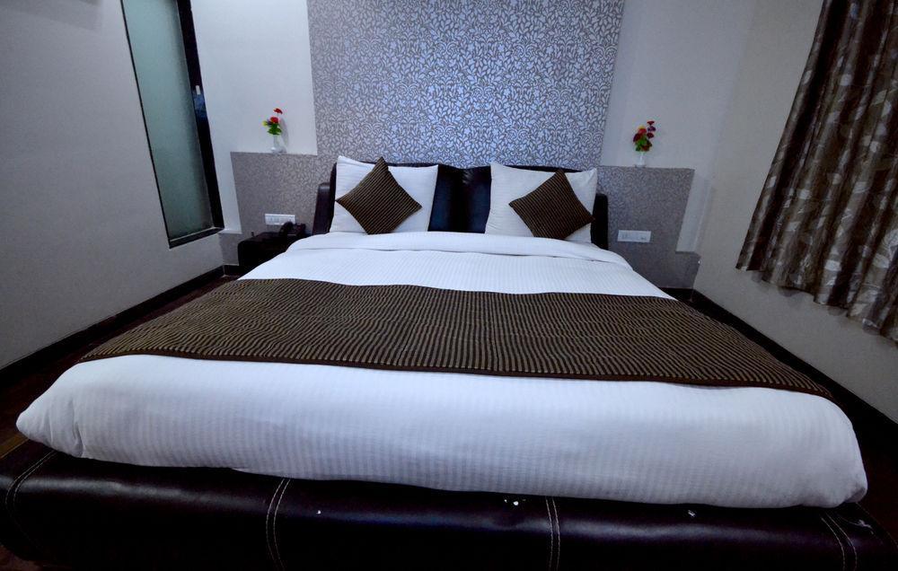 Hotel Sai Miracle Sirdi Kültér fotó