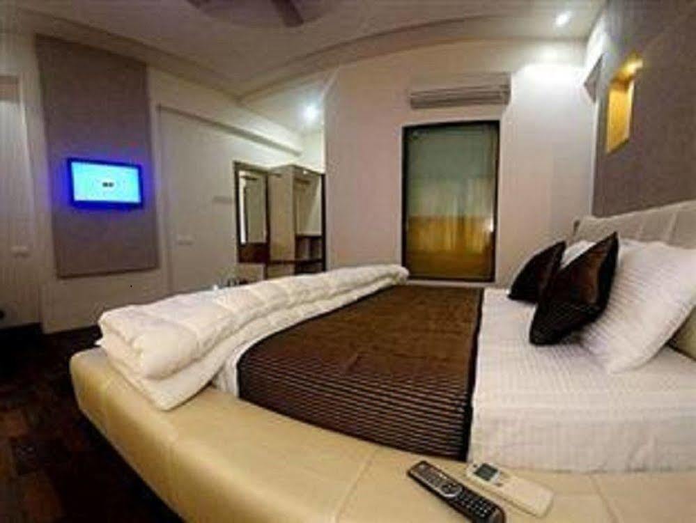 Hotel Sai Miracle Sirdi Kültér fotó